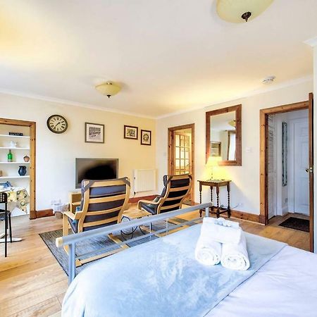 Joivy Royal Mile Apartment In Prime Location Единбург Екстериор снимка