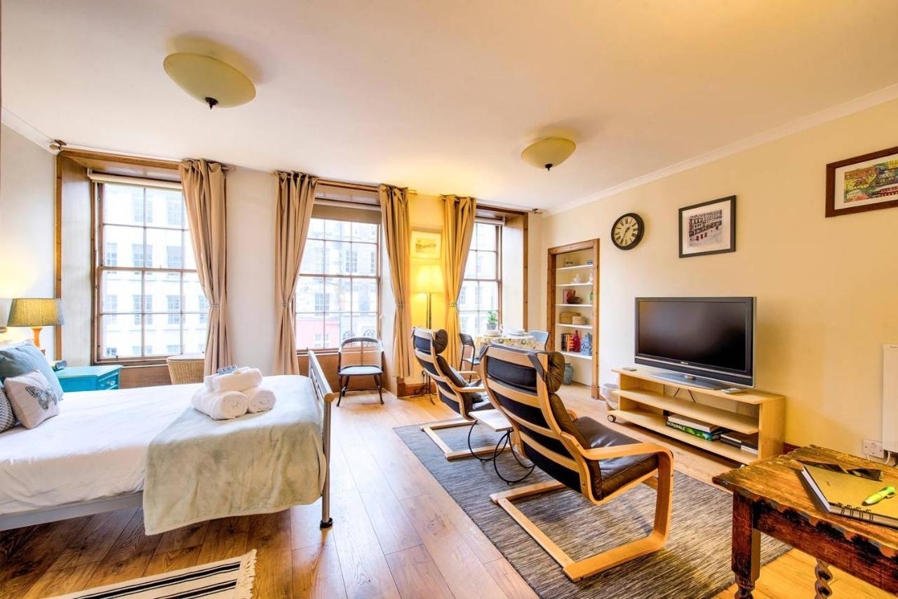 Joivy Royal Mile Apartment In Prime Location Единбург Екстериор снимка