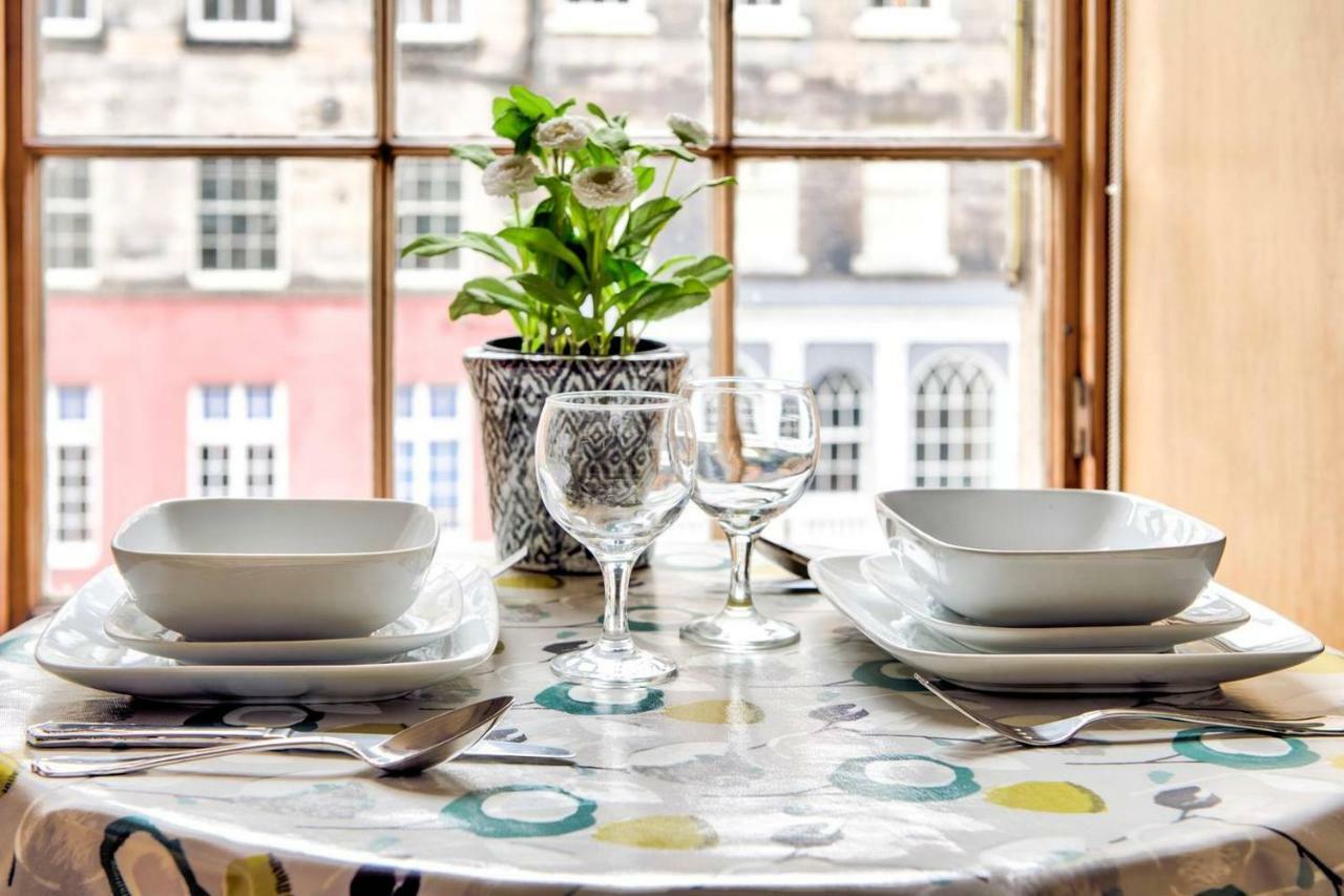 Joivy Royal Mile Apartment In Prime Location Единбург Екстериор снимка